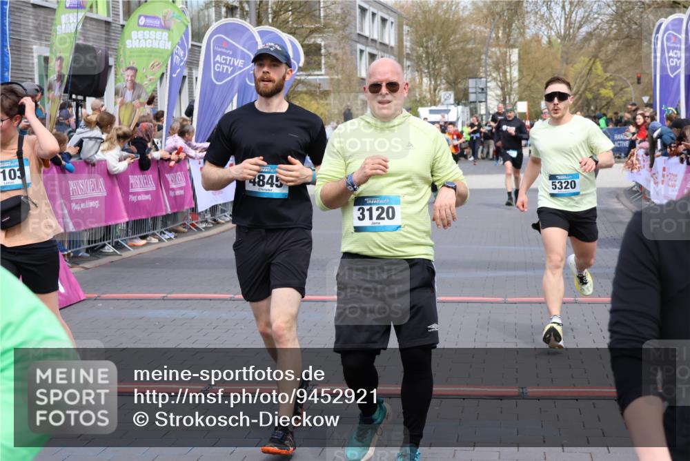 12.04.2026 - 45. Internationalen Wilhelmsburger Insellauf Strokosch-Dieckow http://msf.ph/oto/9452921 12.04.2026 13:08:21 Ziel 3120, 5103, 4845, 5320, 5568 meine-sportfotos.de