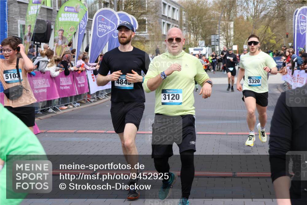 12.04.2026 - 45. Internationalen Wilhelmsburger Insellauf Strokosch-Dieckow http://msf.ph/oto/9452925 12.04.2026 13:08:21 Ziel 3120, 5103, 4845, 5320, 5568 meine-sportfotos.de