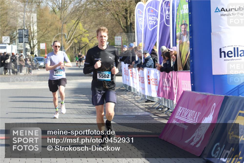 12.04.2026 - 45. Internationalen Wilhelmsburger Insellauf Strokosch-Dieckow http://msf.ph/oto/9452931 12.04.2026 10:25:40 Ziel 3321, 5502, 3812 meine-sportfotos.de