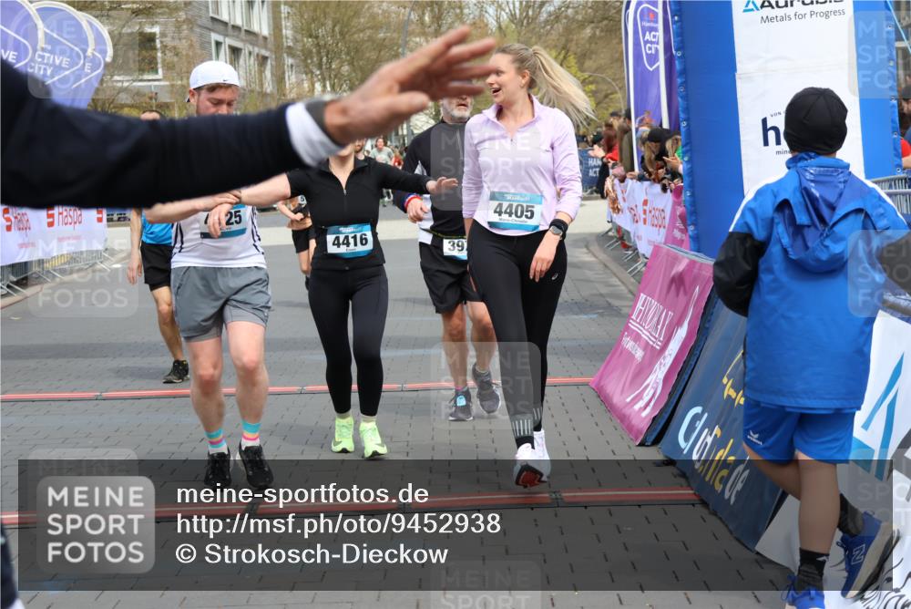 12.04.2026 - 45. Internationalen Wilhelmsburger Insellauf Strokosch-Dieckow http://msf.ph/oto/9452938 12.04.2026 13:08:15 Ziel 2421, 4676, 3868, 4405, 4725, 4416, 3970, 4795, 3120, 5103, 4845 meine-sportfotos.de