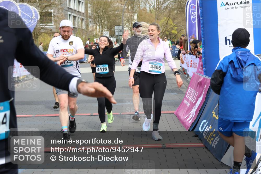 12.04.2026 - 45. Internationalen Wilhelmsburger Insellauf Strokosch-Dieckow http://msf.ph/oto/9452947 12.04.2026 13:08:15 Ziel 2421, 4676, 3868, 4405, 4725, 4416, 3970, 4795, 3120, 5103, 4845 meine-sportfotos.de