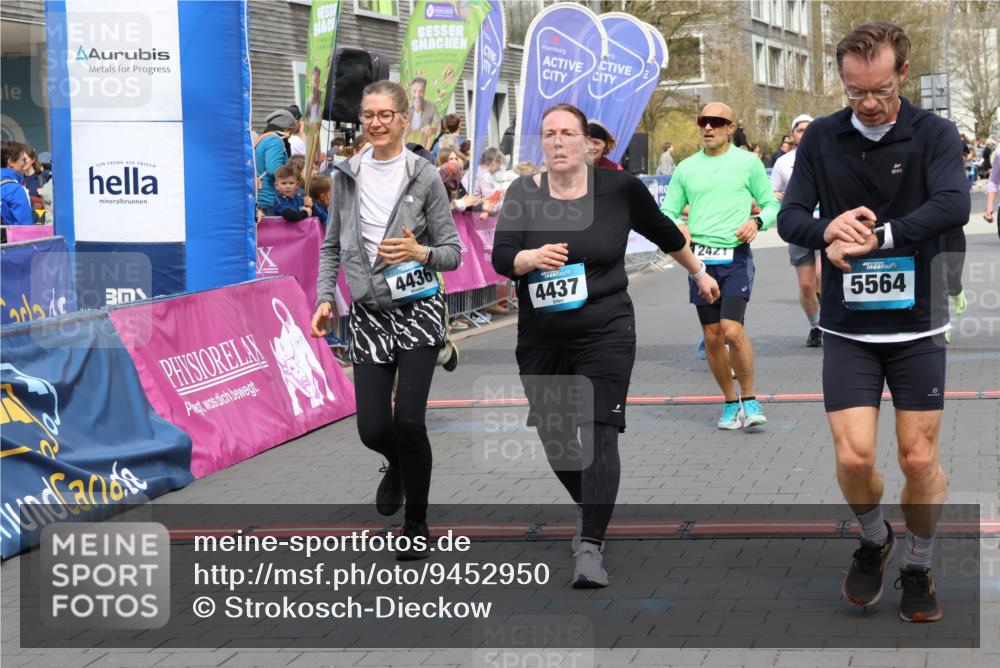 12.04.2026 - 45. Internationalen Wilhelmsburger Insellauf Strokosch-Dieckow http://msf.ph/oto/9452950 12.04.2026 13:08:12 Ziel 2728, 2478, 2477, 5564, 4437, 4436, 2421, 4676, 3868, 4405, 4725, 4416, 3970, 4795 meine-sportfotos.de
