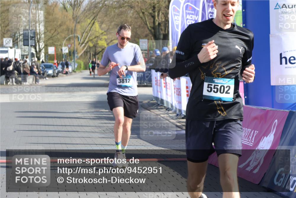 12.04.2026 - 45. Internationalen Wilhelmsburger Insellauf Strokosch-Dieckow http://msf.ph/oto/9452951 12.04.2026 10:25:41 Ziel 3321, 5502, 3812 meine-sportfotos.de