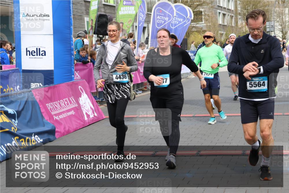 12.04.2026 - 45. Internationalen Wilhelmsburger Insellauf Strokosch-Dieckow http://msf.ph/oto/9452953 12.04.2026 13:08:12 Ziel 2728, 2478, 2477, 5564, 4437, 4436, 2421, 4676, 3868, 4405, 4725, 4416, 3970, 4795 meine-sportfotos.de