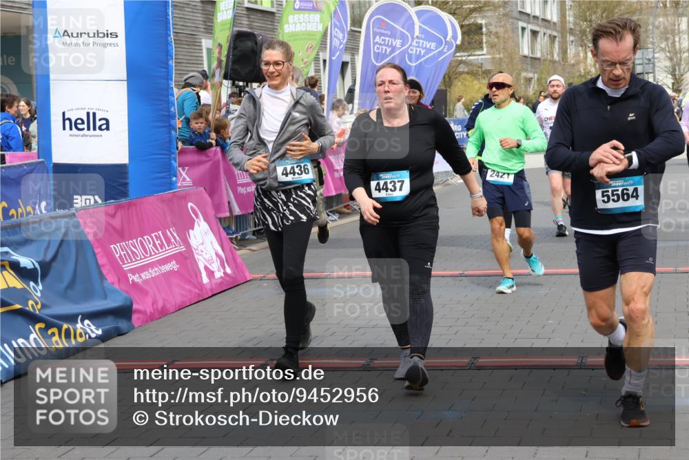 12.04.2026 - 45. Internationalen Wilhelmsburger Insellauf Strokosch-Dieckow http://msf.ph/oto/9452956 12.04.2026 13:08:12 Ziel 2728, 2478, 2477, 5564, 4437, 4436, 2421, 4676, 3868, 4405, 4725, 4416, 3970, 4795 meine-sportfotos.de