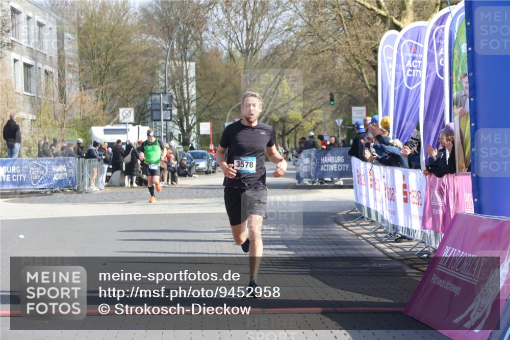 12.04.2026 - 45. Internationalen Wilhelmsburger Insellauf Strokosch-Dieckow http://msf.ph/oto/9452958 12.04.2026 10:26:01 Ziel 3578 meine-sportfotos.de