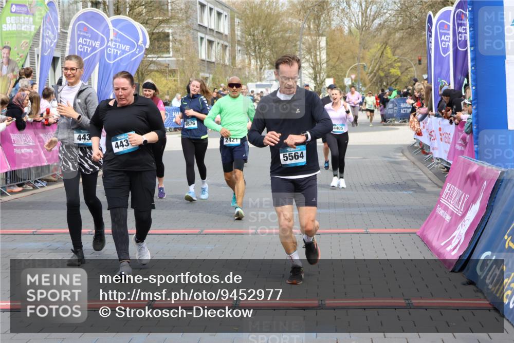 12.04.2026 - 45. Internationalen Wilhelmsburger Insellauf Strokosch-Dieckow http://msf.ph/oto/9452977 12.04.2026 13:08:11 Ziel 5401, 2728, 2478, 2477, 5564, 4437, 4436, 2421, 4676, 3868, 4405, 4725, 4416, 3970 meine-sportfotos.de