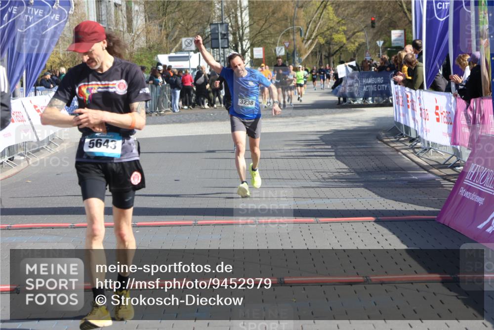 12.04.2026 - 45. Internationalen Wilhelmsburger Insellauf Strokosch-Dieckow http://msf.ph/oto/9452979 12.04.2026 10:37:48 Ziel 4779, 3492, 5643, 3238 meine-sportfotos.de