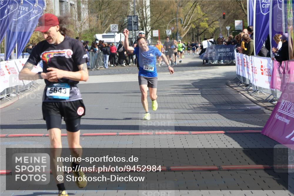 12.04.2026 - 45. Internationalen Wilhelmsburger Insellauf Strokosch-Dieckow http://msf.ph/oto/9452984 12.04.2026 10:37:48 Ziel 4779, 3492, 5643, 3238 meine-sportfotos.de
