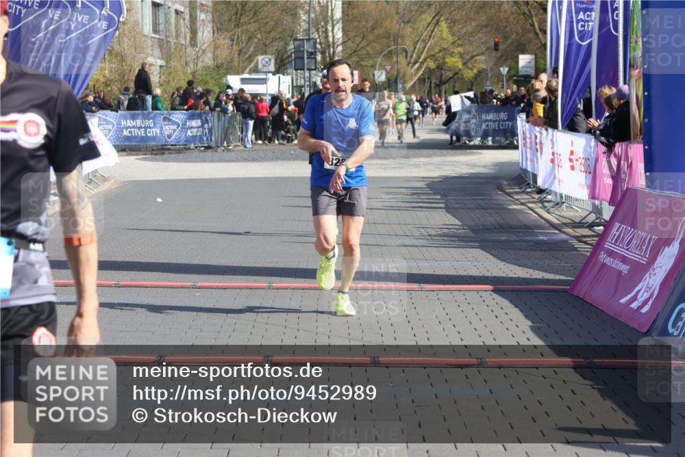 12.04.2026 - 45. Internationalen Wilhelmsburger Insellauf Strokosch-Dieckow http://msf.ph/oto/9452989 12.04.2026 10:37:50 Ziel 3492, 5643, 3238, 2531 meine-sportfotos.de