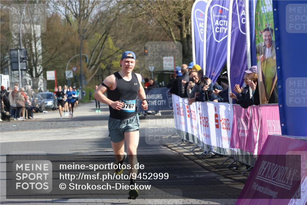 12.04.2026 - 45. Internationalen Wilhelmsburger Insellauf Strokosch-Dieckow http://msf.ph/oto/9452999 12.04.2026 10:26:07 Ziel 3578, 5767, 5707 meine-sportfotos.de
