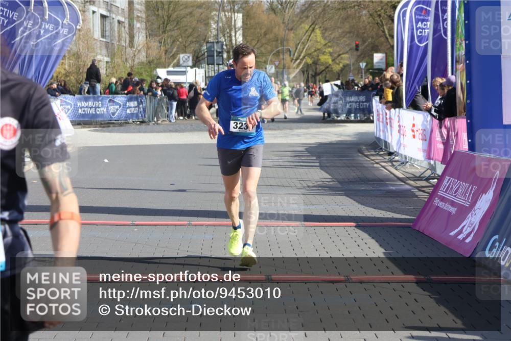 12.04.2026 - 45. Internationalen Wilhelmsburger Insellauf Strokosch-Dieckow http://msf.ph/oto/9453010 12.04.2026 10:37:50 Ziel 3492, 5643, 3238, 2531 meine-sportfotos.de