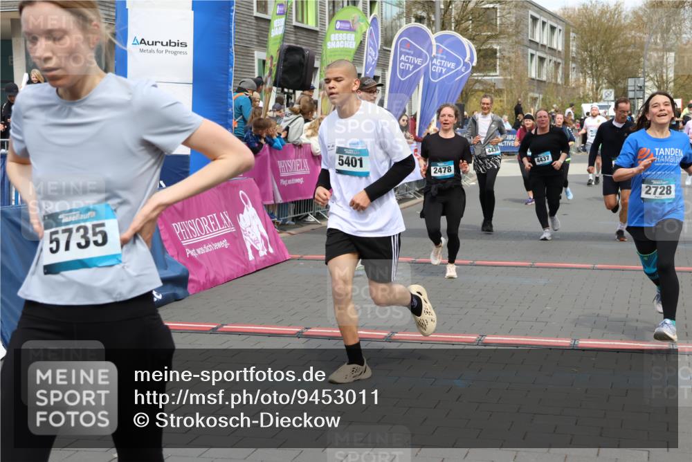 12.04.2026 - 45. Internationalen Wilhelmsburger Insellauf Strokosch-Dieckow http://msf.ph/oto/9453011 12.04.2026 13:08:08 Ziel 5735, 5401, 2728, 2478, 2477, 5564, 4437, 4436, 2421 meine-sportfotos.de