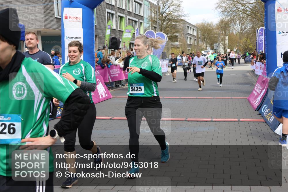 12.04.2026 - 45. Internationalen Wilhelmsburger Insellauf Strokosch-Dieckow http://msf.ph/oto/9453018 12.04.2026 13:08:05 Ziel 5431, 5425, 5735, 5401, 2728, 2478, 2477 meine-sportfotos.de