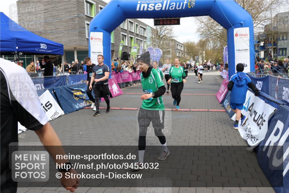 12.04.2026 - 45. Internationalen Wilhelmsburger Insellauf Strokosch-Dieckow http://msf.ph/oto/9453032 12.04.2026 13:08:03 Ziel 5426, 5216, 5431, 5425, 5735, 5401 meine-sportfotos.de