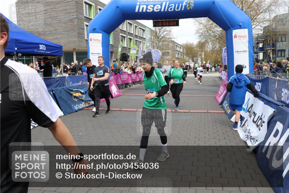 12.04.2026 - 45. Internationalen Wilhelmsburger Insellauf Strokosch-Dieckow http://msf.ph/oto/9453036 12.04.2026 13:08:03 Ziel 5426, 5216, 5431, 5425, 5735, 5401 meine-sportfotos.de