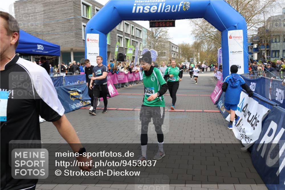 12.04.2026 - 45. Internationalen Wilhelmsburger Insellauf Strokosch-Dieckow http://msf.ph/oto/9453037 12.04.2026 13:08:03 Ziel 5426, 5216, 5431, 5425, 5735, 5401 meine-sportfotos.de
