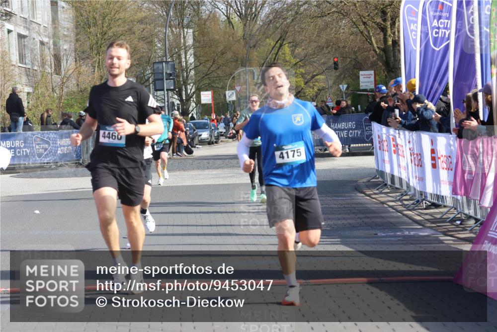 12.04.2026 - 45. Internationalen Wilhelmsburger Insellauf Strokosch-Dieckow http://msf.ph/oto/9453047 12.04.2026 10:26:21 Ziel 4175, 4460, 2382 meine-sportfotos.de