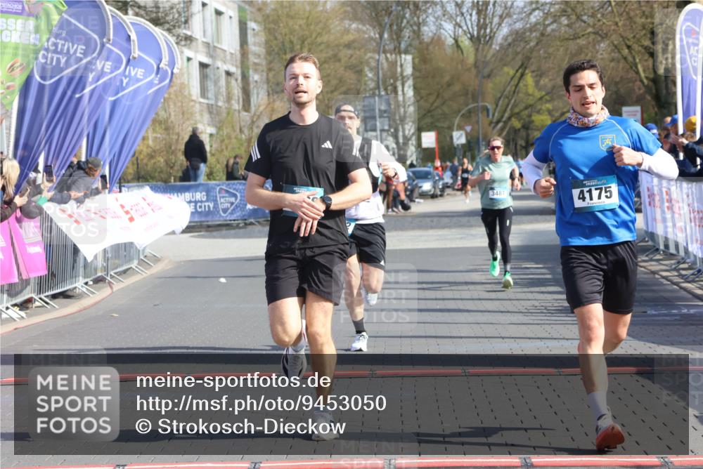 12.04.2026 - 45. Internationalen Wilhelmsburger Insellauf Strokosch-Dieckow http://msf.ph/oto/9453050 12.04.2026 10:26:22 Ziel 4175, 4460, 2382, 3487 meine-sportfotos.de