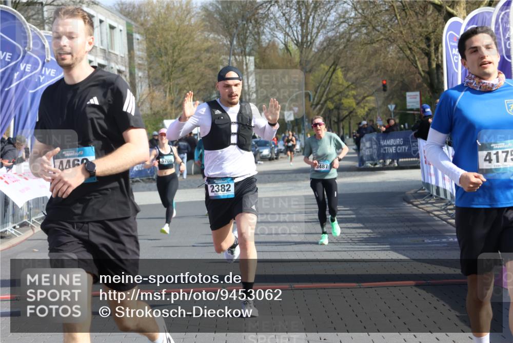 12.04.2026 - 45. Internationalen Wilhelmsburger Insellauf Strokosch-Dieckow http://msf.ph/oto/9453062 12.04.2026 10:26:23 Ziel 4175, 4460, 2382, 3487, 5708 meine-sportfotos.de