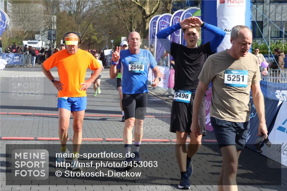 12.04.2026 - 45. Internationalen Wilhelmsburger Insellauf Strokosch-Dieckow http://msf.ph/oto/9453063 12.04.2026 10:38:08 Ziel 5251, 3182, 2568, 2657, 4833, 5706 meine-sportfotos.de