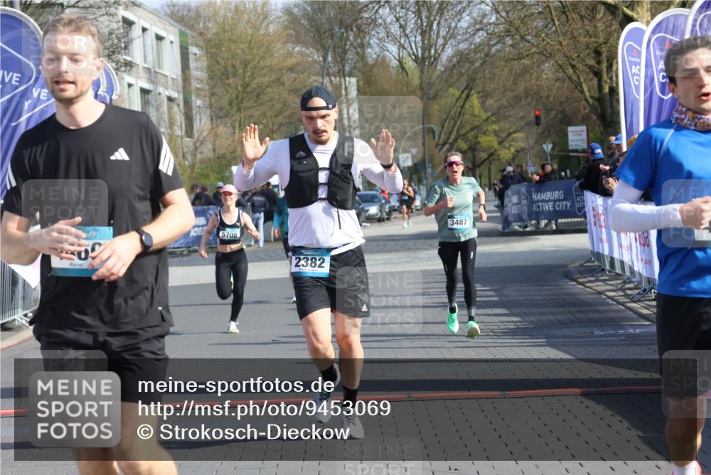 12.04.2026 - 45. Internationalen Wilhelmsburger Insellauf Strokosch-Dieckow http://msf.ph/oto/9453069 12.04.2026 10:26:23 Ziel 4175, 4460, 2382, 3487, 5708 meine-sportfotos.de