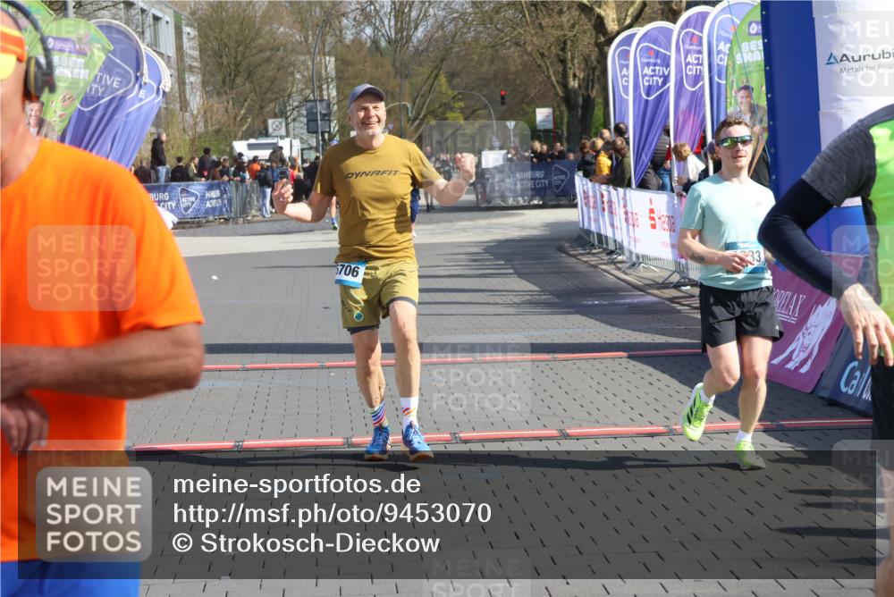 12.04.2026 - 45. Internationalen Wilhelmsburger Insellauf Strokosch-Dieckow http://msf.ph/oto/9453070 12.04.2026 10:38:13 Ziel 2657, 4833, 5706 meine-sportfotos.de