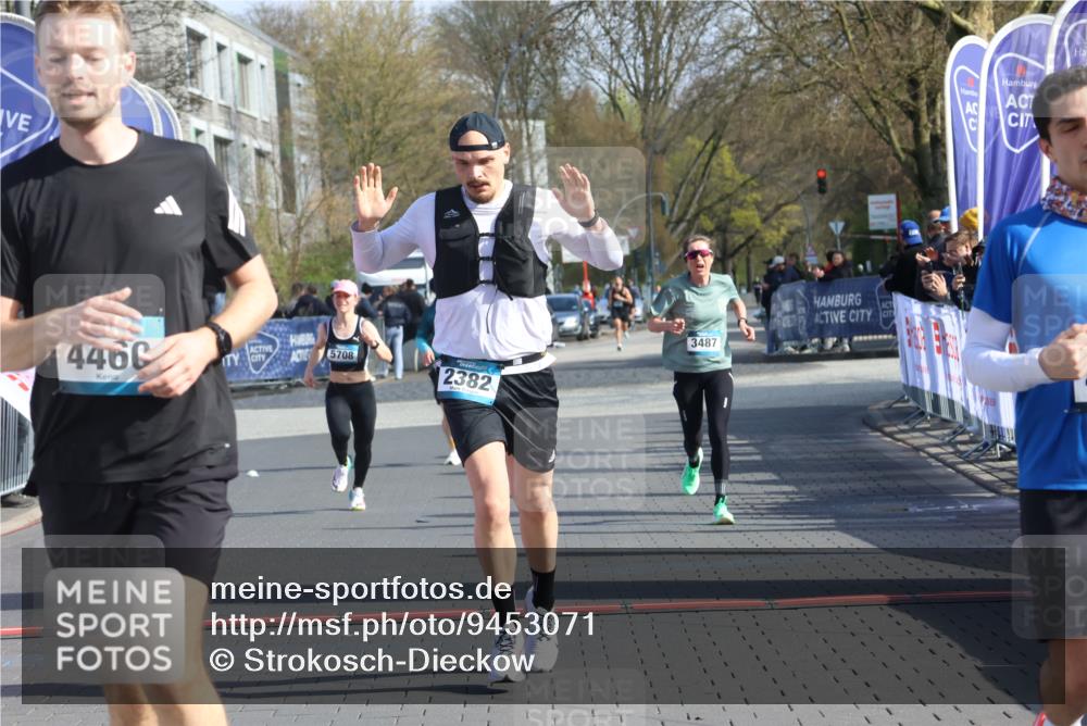 12.04.2026 - 45. Internationalen Wilhelmsburger Insellauf Strokosch-Dieckow http://msf.ph/oto/9453071 12.04.2026 10:26:23 Ziel 4175, 4460, 2382, 3487, 5708 meine-sportfotos.de