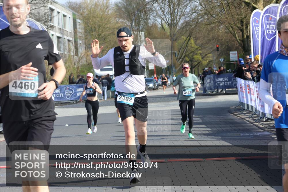 12.04.2026 - 45. Internationalen Wilhelmsburger Insellauf Strokosch-Dieckow http://msf.ph/oto/9453074 12.04.2026 10:26:23 Ziel 4175, 4460, 2382, 3487, 5708 meine-sportfotos.de