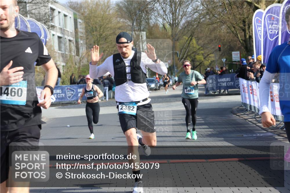 12.04.2026 - 45. Internationalen Wilhelmsburger Insellauf Strokosch-Dieckow http://msf.ph/oto/9453079 12.04.2026 10:26:23 Ziel 4175, 4460, 2382, 3487, 5708 meine-sportfotos.de
