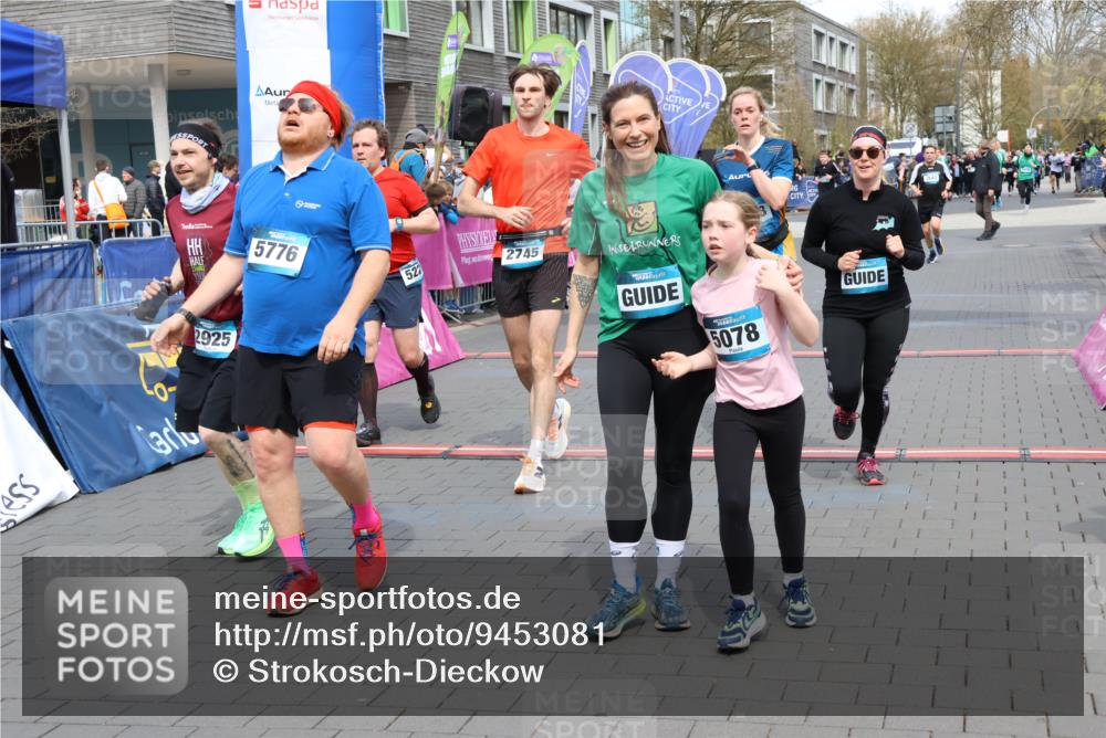 12.04.2026 - 45. Internationalen Wilhelmsburger Insellauf Strokosch-Dieckow http://msf.ph/oto/9453081 12.04.2026 13:07:52 Ziel 5078, 2925, 5226, 2745, 5028, 5148 meine-sportfotos.de