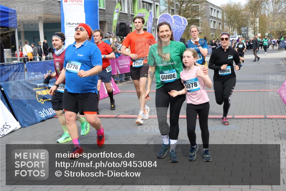 12.04.2026 - 45. Internationalen Wilhelmsburger Insellauf Strokosch-Dieckow http://msf.ph/oto/9453084 12.04.2026 13:07:52 Ziel 5078, 2925, 5226, 2745, 5028, 5148 meine-sportfotos.de