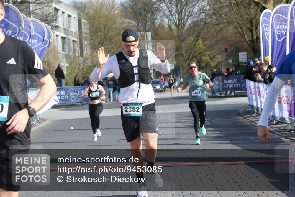 12.04.2026 - 45. Internationalen Wilhelmsburger Insellauf Strokosch-Dieckow http://msf.ph/oto/9453085 12.04.2026 10:26:23 Ziel 4175, 4460, 2382, 3487, 5708 meine-sportfotos.de