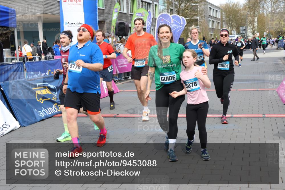 12.04.2026 - 45. Internationalen Wilhelmsburger Insellauf Strokosch-Dieckow http://msf.ph/oto/9453088 12.04.2026 13:07:52 Ziel 5078, 2925, 5226, 2745, 5028, 5148 meine-sportfotos.de