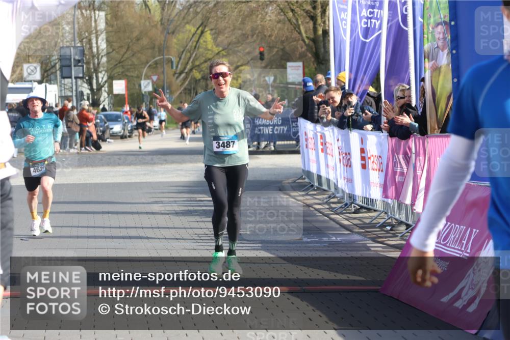 12.04.2026 - 45. Internationalen Wilhelmsburger Insellauf Strokosch-Dieckow http://msf.ph/oto/9453090 12.04.2026 10:26:24 Ziel 4175, 4460, 2382, 3487, 5708, 4621 meine-sportfotos.de