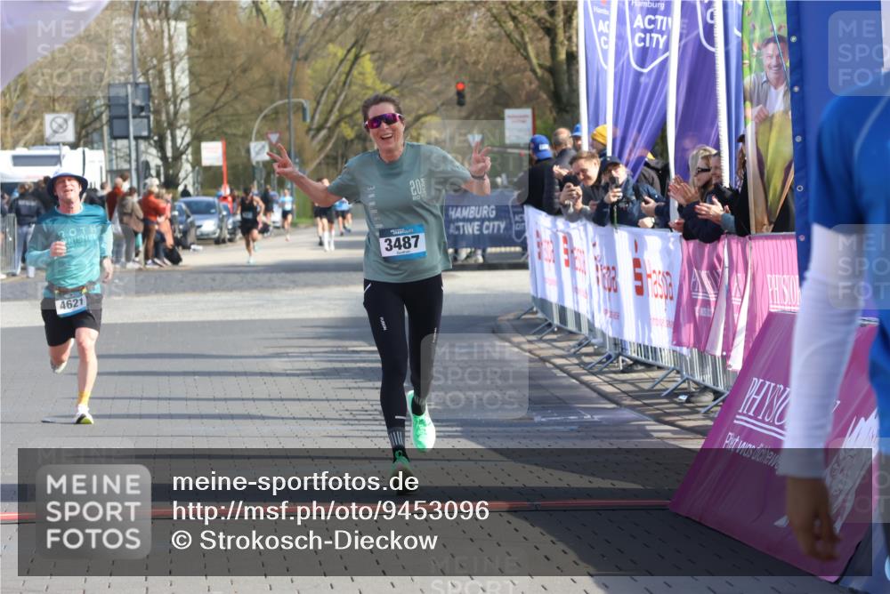 12.04.2026 - 45. Internationalen Wilhelmsburger Insellauf Strokosch-Dieckow http://msf.ph/oto/9453096 12.04.2026 10:26:25 Ziel 4175, 4460, 2382, 3487, 5708, 4621 meine-sportfotos.de