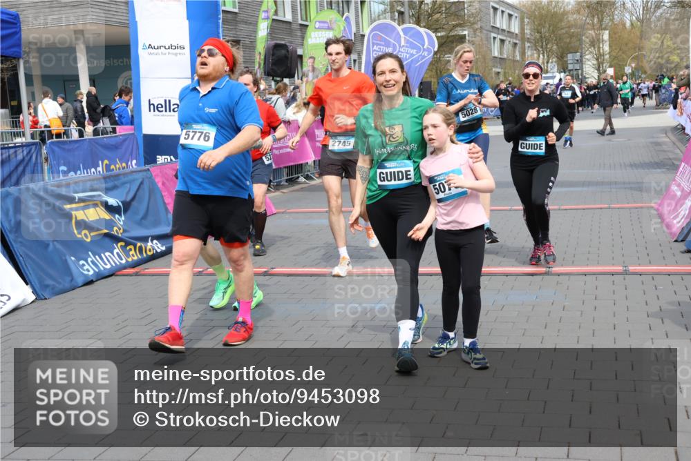 12.04.2026 - 45. Internationalen Wilhelmsburger Insellauf Strokosch-Dieckow http://msf.ph/oto/9453098 12.04.2026 13:07:52 Ziel 5078, 2925, 5226, 2745, 5028, 5148 meine-sportfotos.de