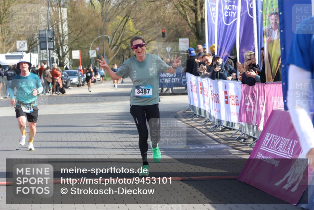 12.04.2026 - 45. Internationalen Wilhelmsburger Insellauf Strokosch-Dieckow http://msf.ph/oto/9453101 12.04.2026 10:26:25 Ziel 4175, 4460, 2382, 3487, 5708, 4621 meine-sportfotos.de