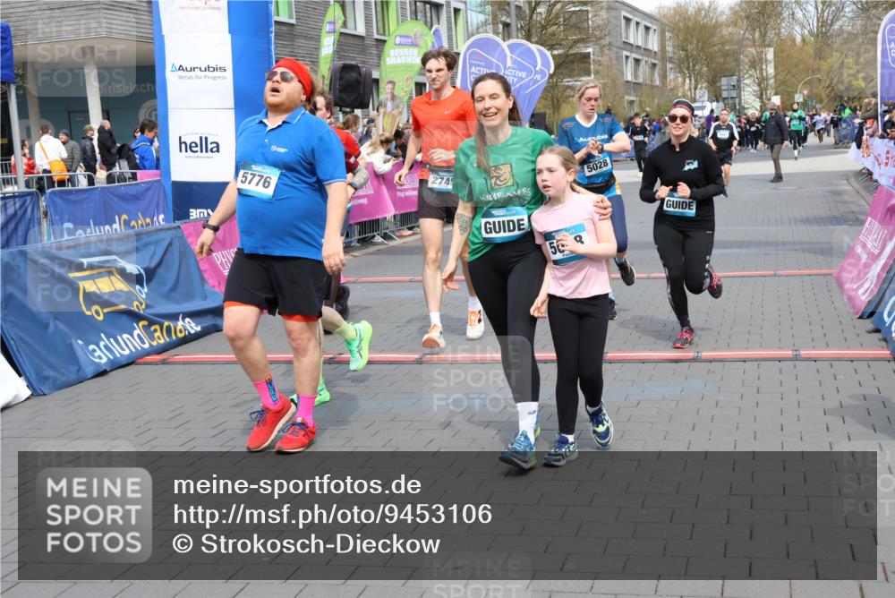 12.04.2026 - 45. Internationalen Wilhelmsburger Insellauf Strokosch-Dieckow http://msf.ph/oto/9453106 12.04.2026 13:07:52 Ziel 5078, 2925, 5226, 2745, 5028, 5148 meine-sportfotos.de
