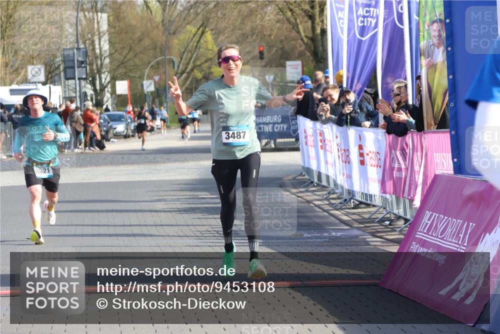 12.04.2026 - 45. Internationalen Wilhelmsburger Insellauf Strokosch-Dieckow http://msf.ph/oto/9453108 12.04.2026 10:26:25 Ziel 4175, 4460, 2382, 3487, 5708, 4621 meine-sportfotos.de