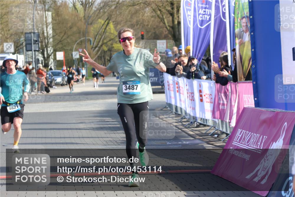 12.04.2026 - 45. Internationalen Wilhelmsburger Insellauf Strokosch-Dieckow http://msf.ph/oto/9453114 12.04.2026 10:26:25 Ziel 4175, 4460, 2382, 3487, 5708, 4621 meine-sportfotos.de