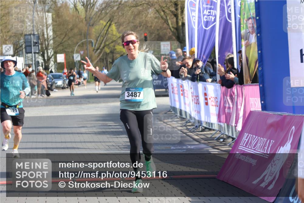 12.04.2026 - 45. Internationalen Wilhelmsburger Insellauf Strokosch-Dieckow http://msf.ph/oto/9453116 12.04.2026 10:26:25 Ziel 4175, 4460, 2382, 3487, 5708, 4621 meine-sportfotos.de