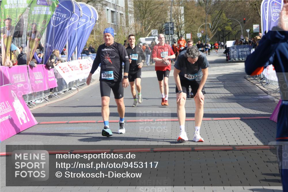 12.04.2026 - 45. Internationalen Wilhelmsburger Insellauf Strokosch-Dieckow http://msf.ph/oto/9453117 12.04.2026 10:38:22 Ziel 2105, 4013, 3386, 5289, 2537, 2020 meine-sportfotos.de