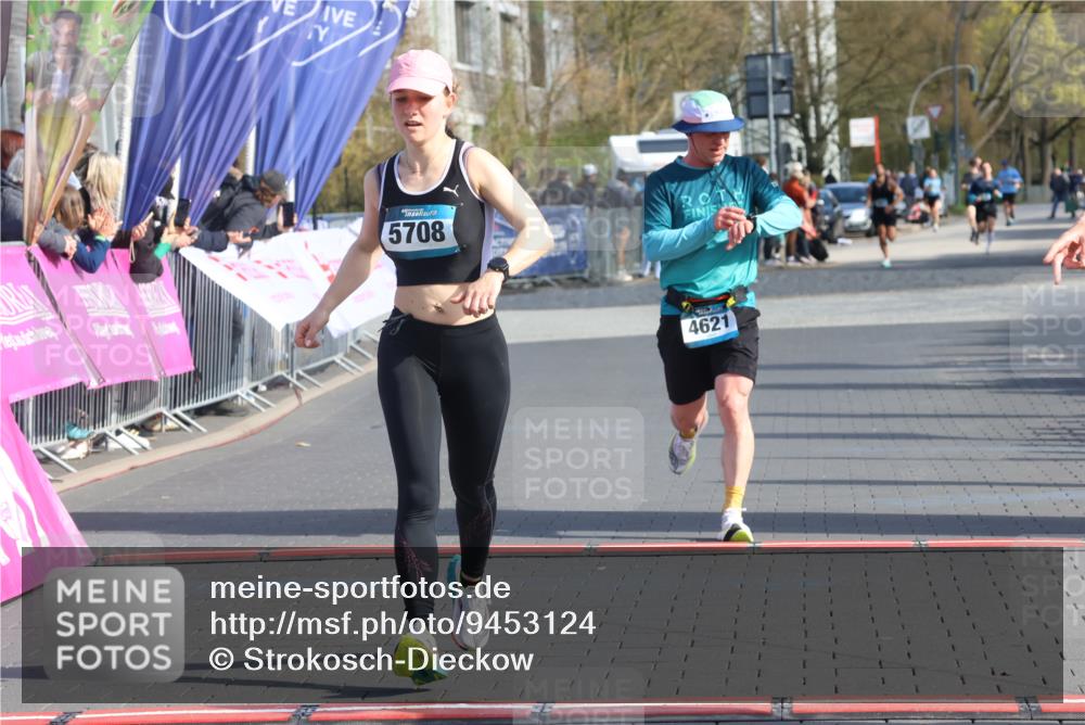 12.04.2026 - 45. Internationalen Wilhelmsburger Insellauf Strokosch-Dieckow http://msf.ph/oto/9453124 12.04.2026 10:26:26 Ziel 4175, 4460, 2382, 3487, 5708, 4621 meine-sportfotos.de