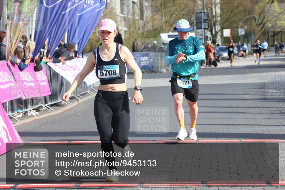 12.04.2026 - 45. Internationalen Wilhelmsburger Insellauf Strokosch-Dieckow http://msf.ph/oto/9453133 12.04.2026 10:26:27 Ziel 2382, 3487, 5708, 4621 meine-sportfotos.de