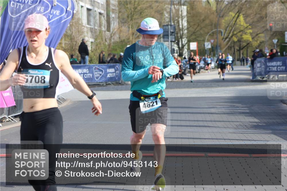 12.04.2026 - 45. Internationalen Wilhelmsburger Insellauf Strokosch-Dieckow http://msf.ph/oto/9453143 12.04.2026 10:26:28 Ziel 2382, 3487, 5708, 4621 meine-sportfotos.de