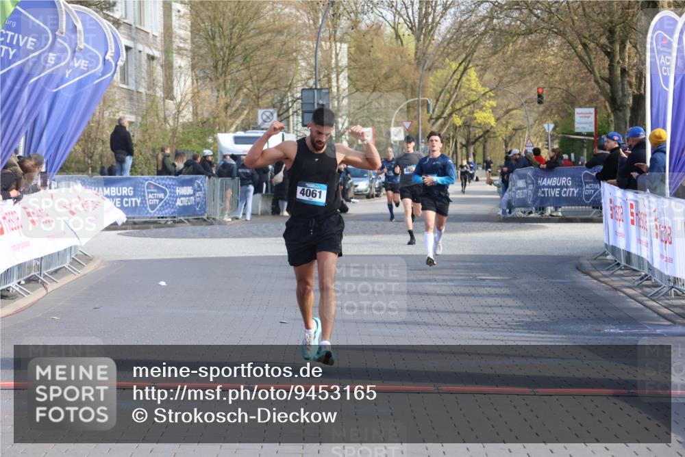 12.04.2026 - 45. Internationalen Wilhelmsburger Insellauf Strokosch-Dieckow http://msf.ph/oto/9453165 12.04.2026 10:26:39 Ziel 4061 meine-sportfotos.de