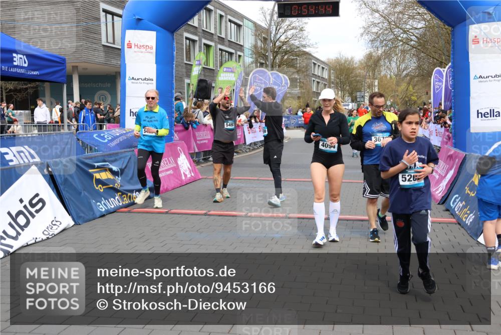 12.04.2026 - 45. Internationalen Wilhelmsburger Insellauf Strokosch-Dieckow http://msf.ph/oto/9453166 12.04.2026 13:07:44 Ziel 5202, 4094, 3672, 5497, 5499, 5461, 3242, 5078 meine-sportfotos.de