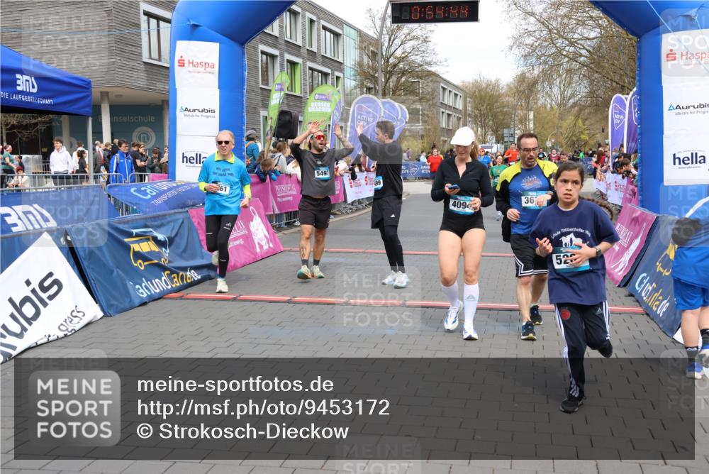 12.04.2026 - 45. Internationalen Wilhelmsburger Insellauf Strokosch-Dieckow http://msf.ph/oto/9453172 12.04.2026 13:07:44 Ziel 5202, 4094, 3672, 5497, 5499, 5461, 3242, 5078 meine-sportfotos.de
