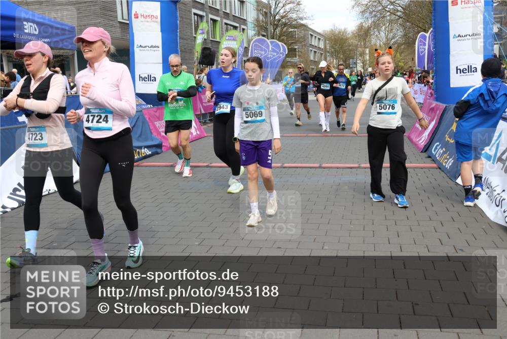 12.04.2026 - 45. Internationalen Wilhelmsburger Insellauf Strokosch-Dieckow http://msf.ph/oto/9453188 12.04.2026 13:07:41 Ziel 5069, 5076, 4723, 4724, 2943, 4722, 5202, 4094, 3672, 5497, 5499, 5461 meine-sportfotos.de